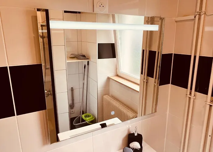 Appartement Petit 101 *